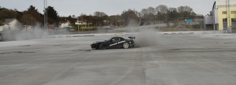 Drifting på kunstisbanen