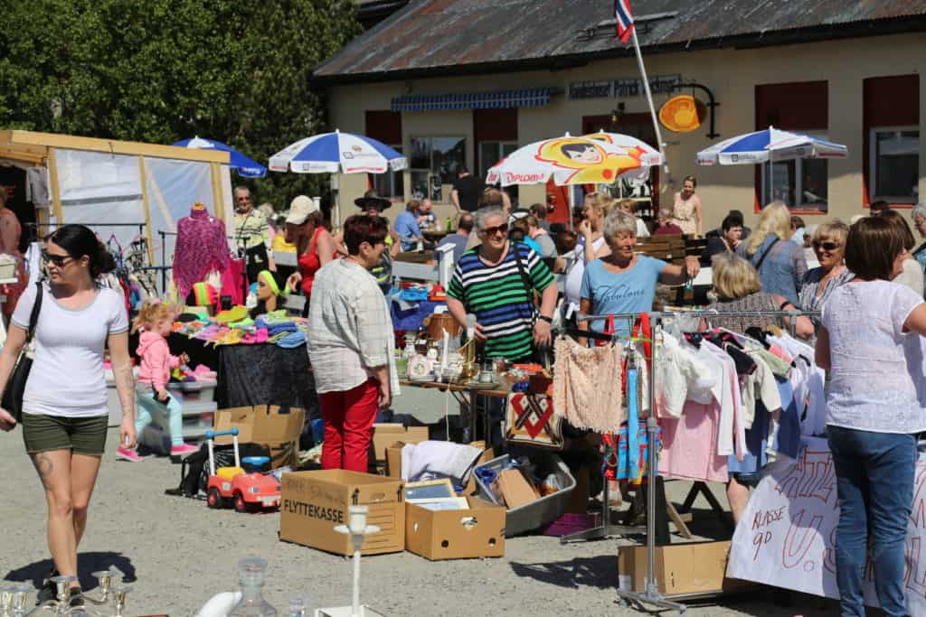 Mye folk på plass i Vågen lørdag. Fint var og variert utvalg er nok en del av svaret.