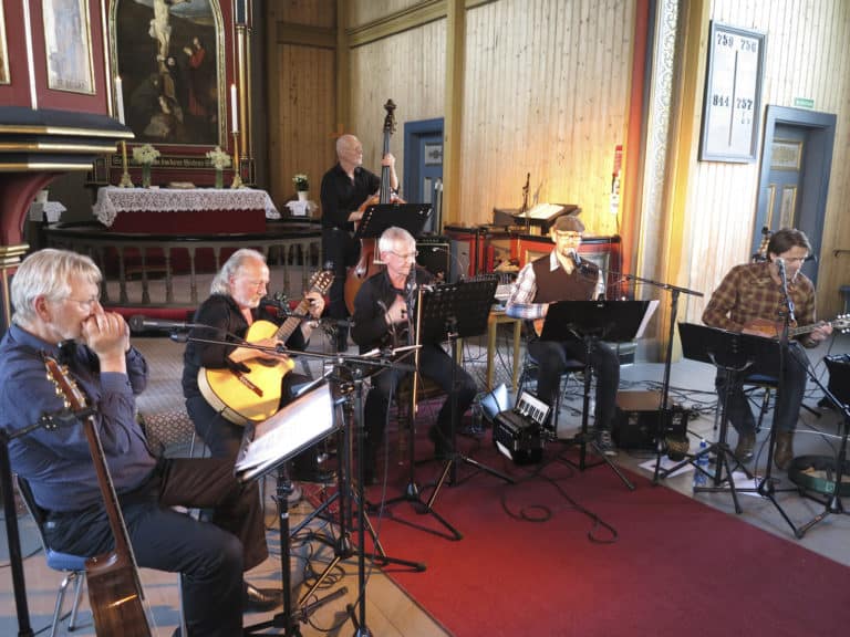 Flott sommerkonsert på Kvernes med MUG