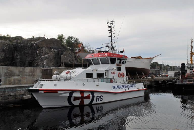 Sykdom i båt på Bremsnesfjorden