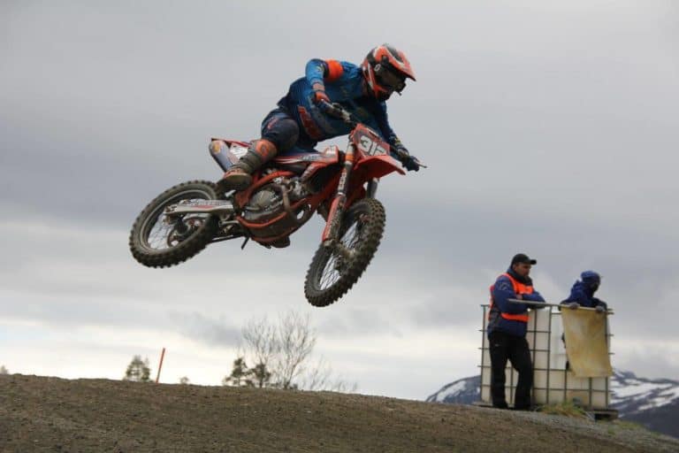 Magnus, Adrian og Lucas kjørte motocross i helgen