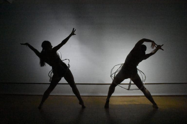 Danseforestillingen I lys av mørket har premiere i Kristiansund 22. mars